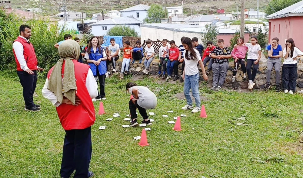 Yaz Kulüpleri Coşkusu Çıldır Köylerinde Çocuklarla Buluştu