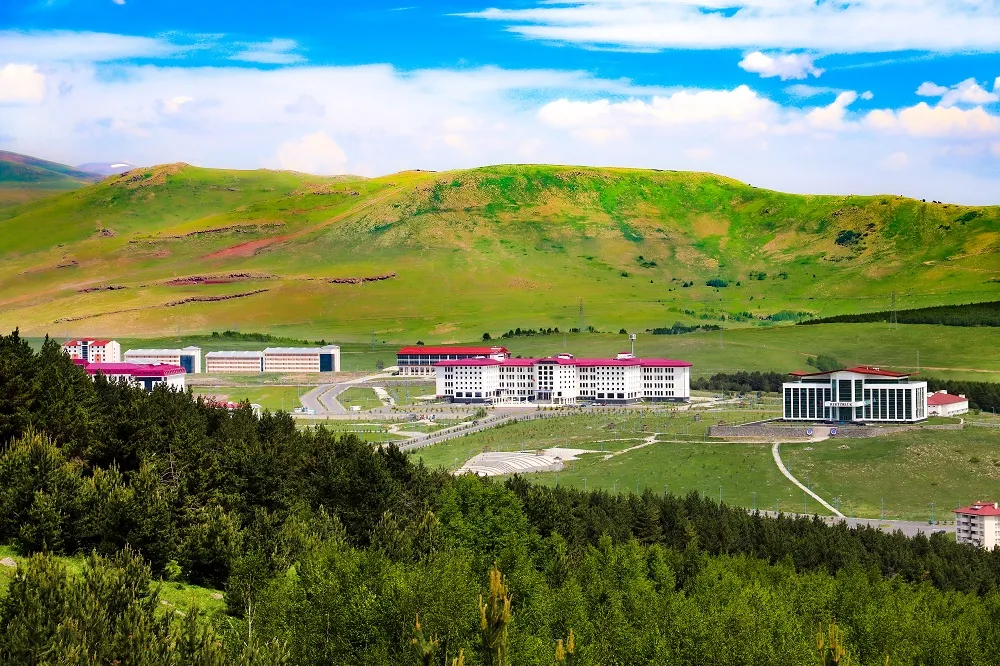 DOĞU ANADOLU’NUN EN BÜYÜK ÖĞRENCİ YAŞAM MERKEZİ ARÜ