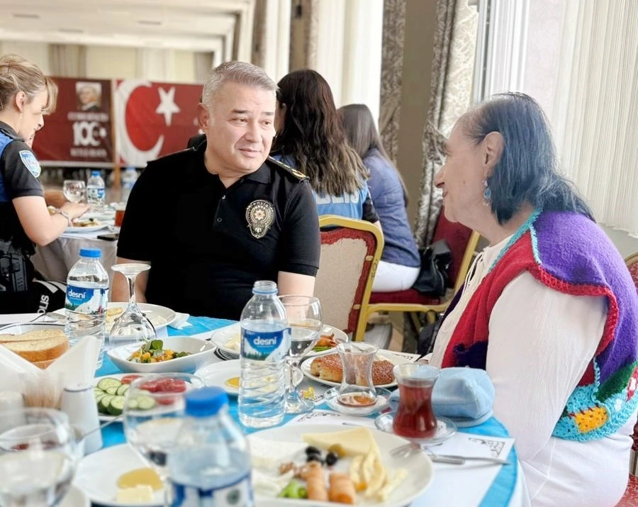 Emniyet Müdürü Şener’den Huzurevi Sakinlerine Sıcak Karşılama