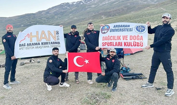 ARÜ Süphan Dağı Zirvesinde
