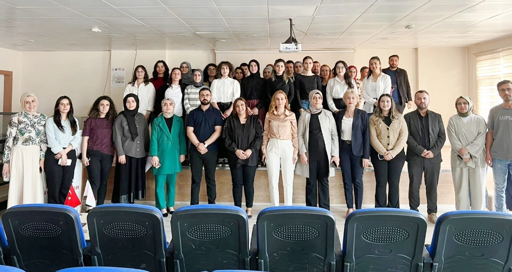 Ardahan’da “Akran Zorbalığı ve Siber Zorbalık” söyleşisi düzenlendi