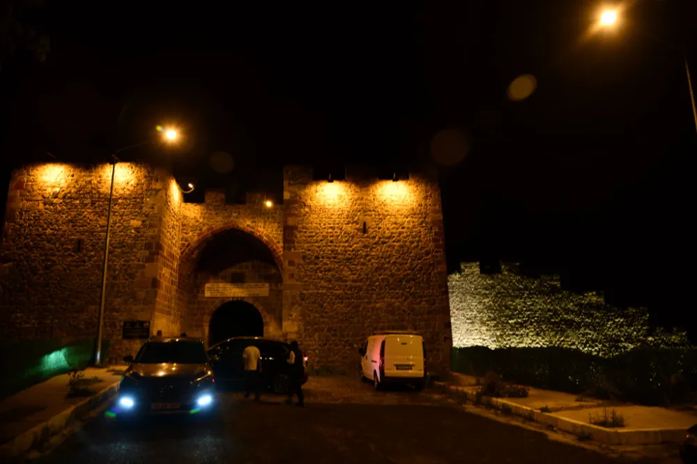 Ardahan Kalesi ışıklandırıldı