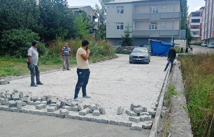Başkan Demir: “Yol ve Kaldırım Çalışmalarımız Kışa Kadar Aralıksız Sürecek”