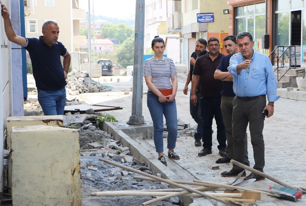 Başkan Demir: Yol ve Kaldırımlar 1 Yılda Yenilenecek