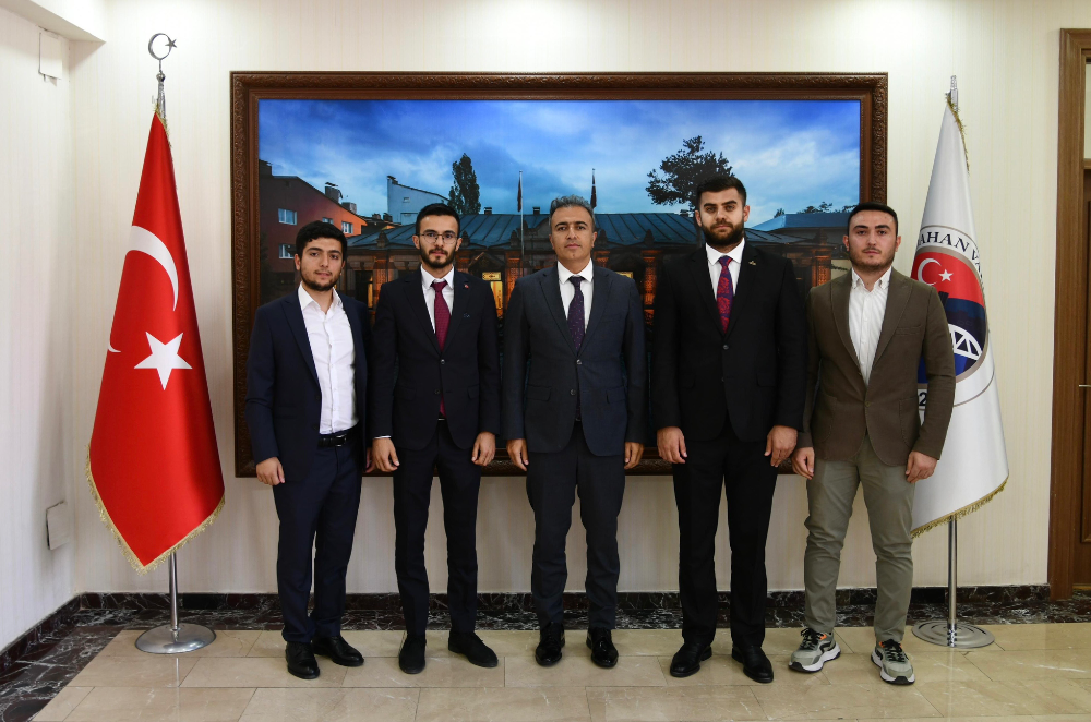 AK Parti Gençlik Kolları’ndan Vali Çiçek’e ziyaret