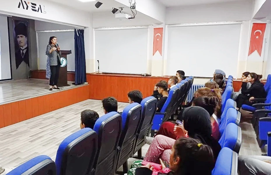 Öğrencilere Hijyen ve Kişisel Bakım Eğitimi verildi