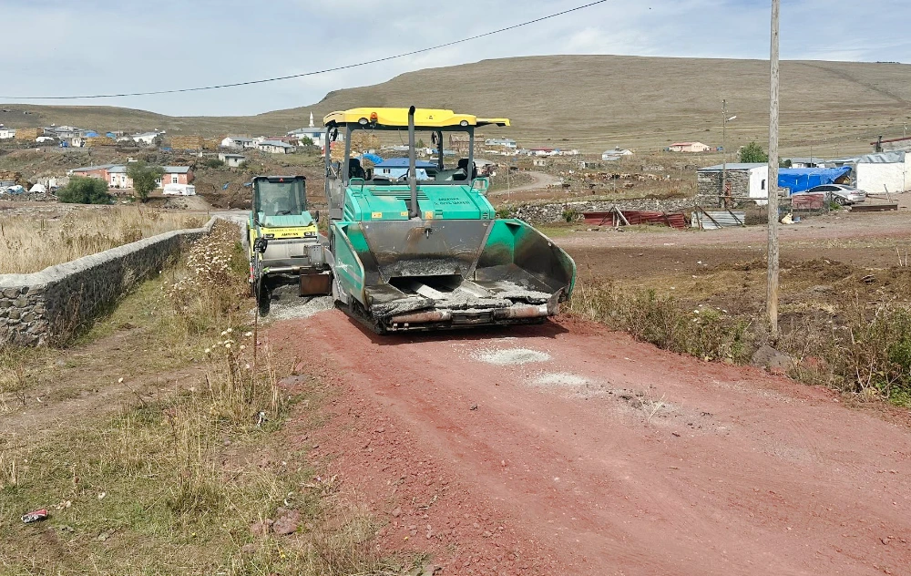 Çıldır Kayabeyi Köyü Asfalt Yol Çalışmaları Başladı