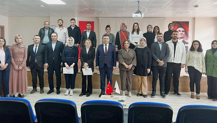 “Ardahan’da Çocuk Hizmetleri Personeline Eğitim” verildi