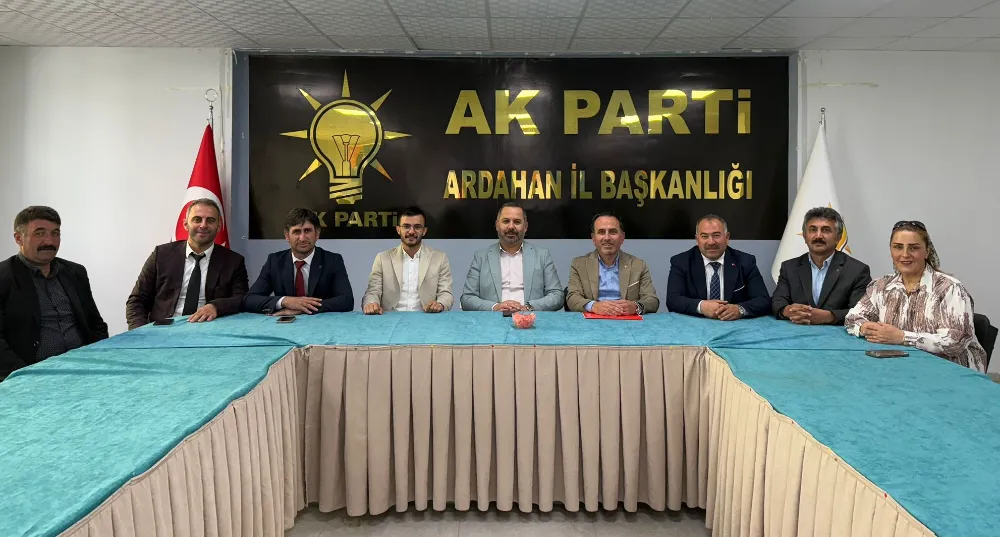 AK Parti Ardahan teşkilatından değerlendirme toplantısı