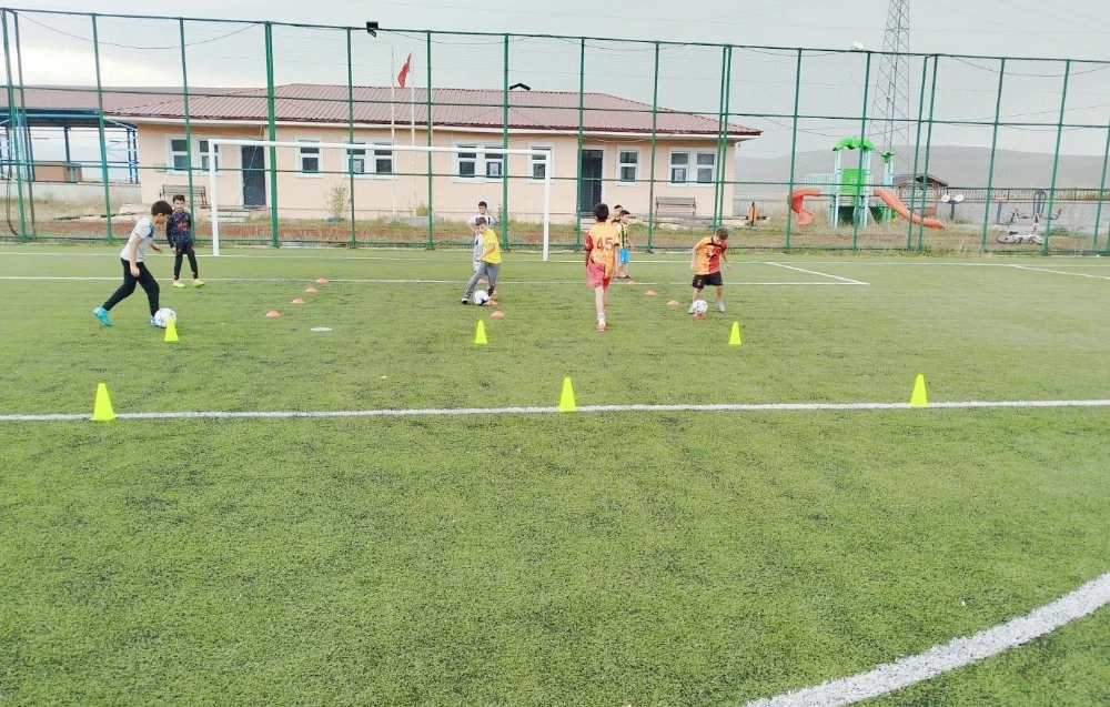 Çıldır’da Futbol Kursuna Yoğun İlgi