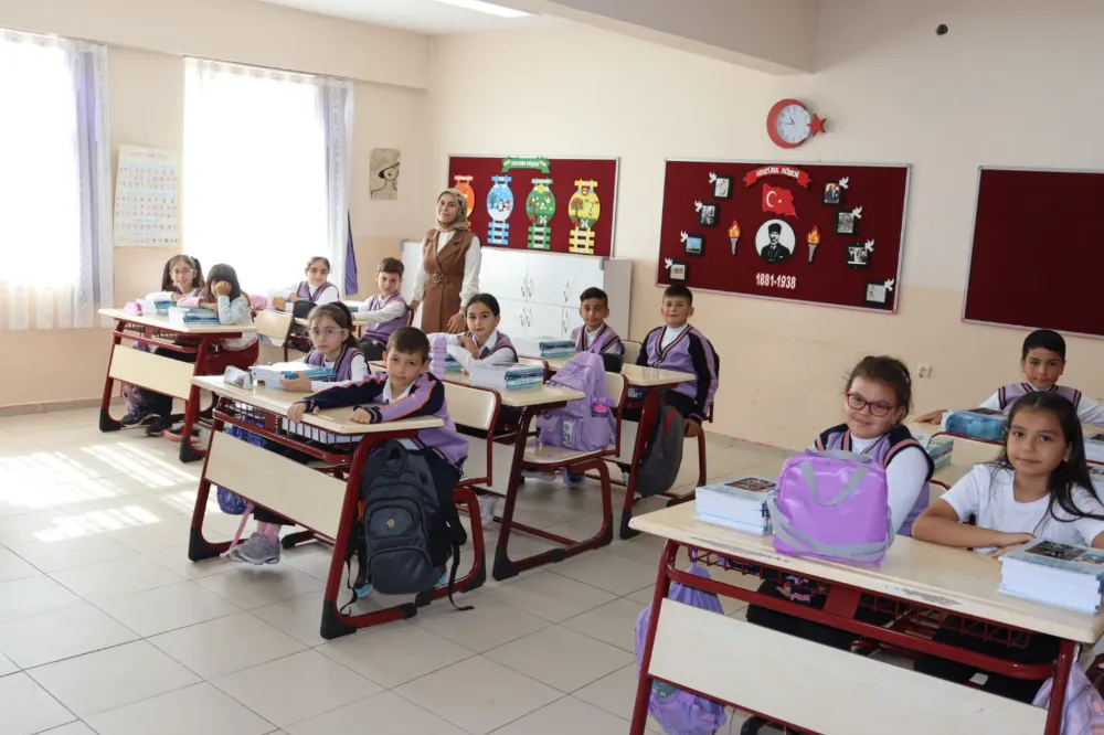Öğrenciler ders başı yaptı